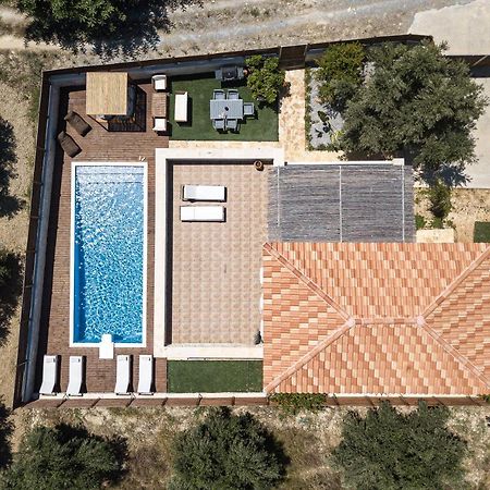 Villa Vera - With Private Heated Pool & Jacuzzi Pangalochori Exterior photo