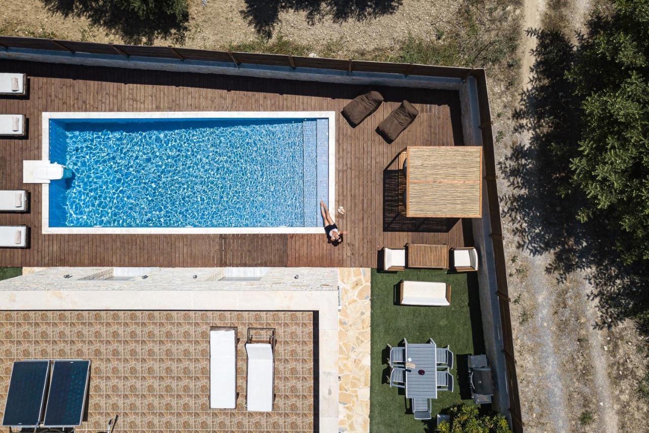 Villa Vera - With Private Heated Pool & Jacuzzi Pangalochori Exterior photo