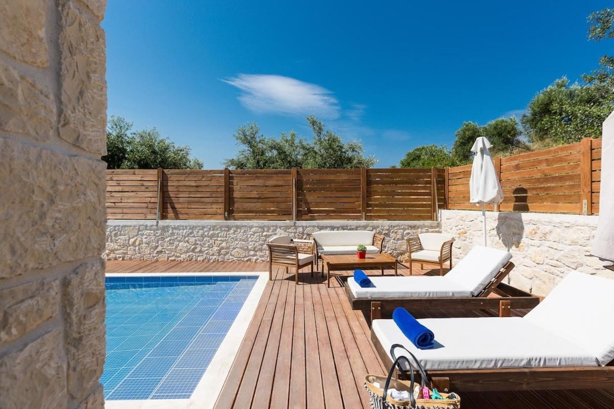 Villa Vera - With Private Heated Pool & Jacuzzi Pangalochori Exterior photo