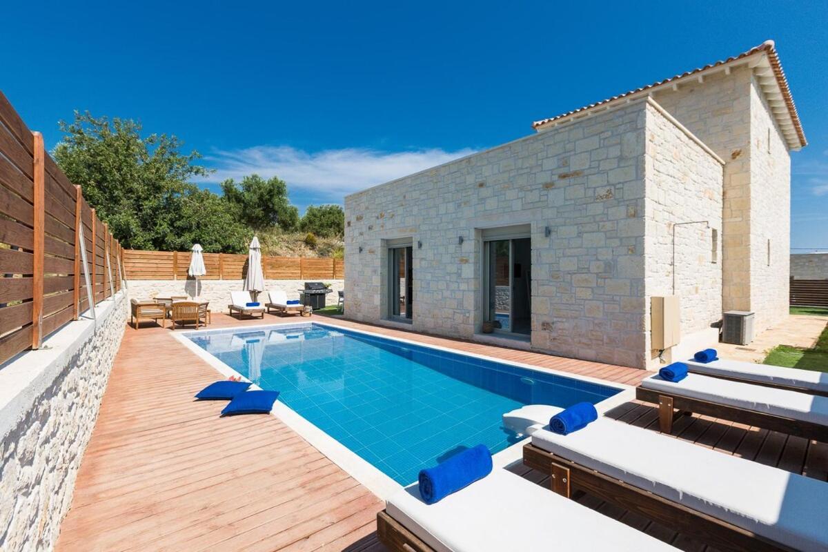 Villa Vera - With Private Heated Pool & Jacuzzi Pangalochori Exterior photo
