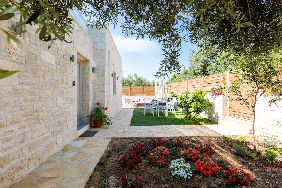 Villa Vera - With Private Heated Pool & Jacuzzi Pangalochori Exterior photo