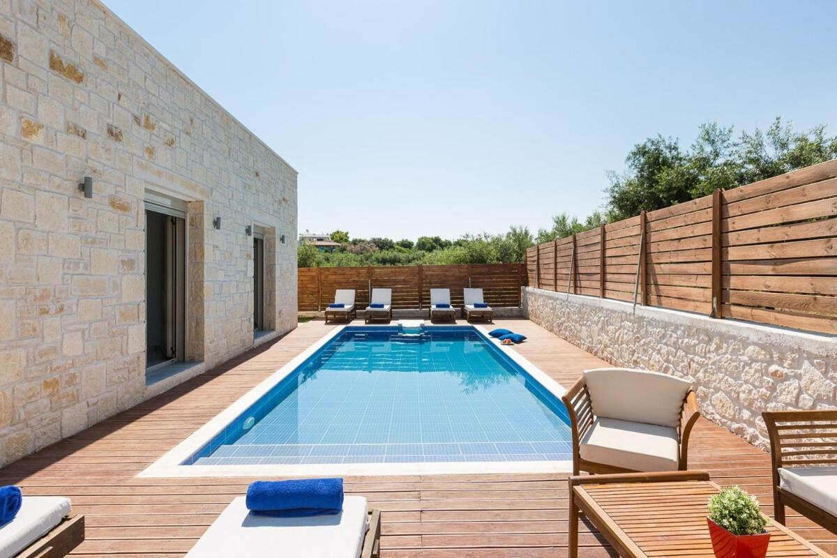 Villa Vera - With Private Heated Pool & Jacuzzi Pangalochori Exterior photo