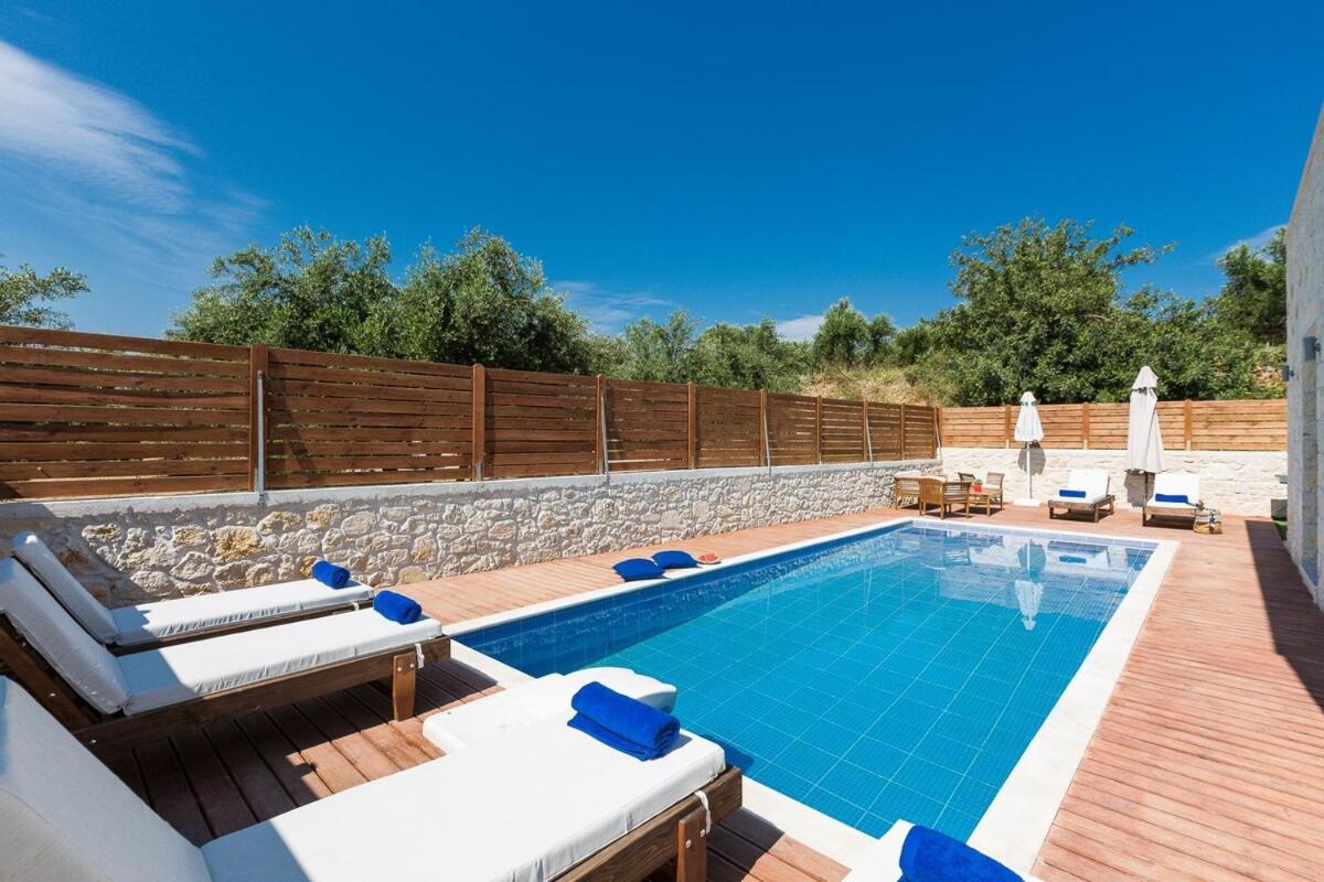 Villa Vera - With Private Heated Pool & Jacuzzi Pangalochori Exterior photo