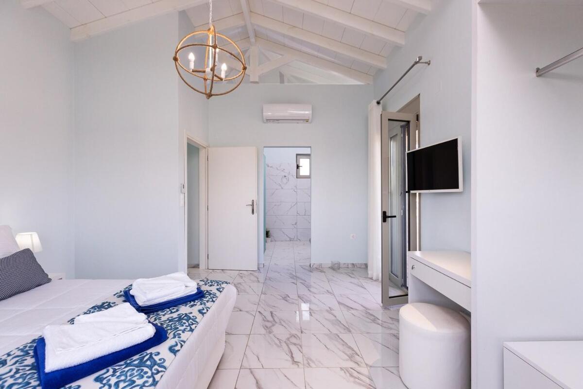 Villa Vera - With Private Heated Pool & Jacuzzi Pangalochori Exterior photo